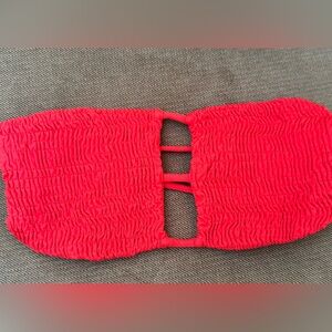 Red Indah strapless top 🤍